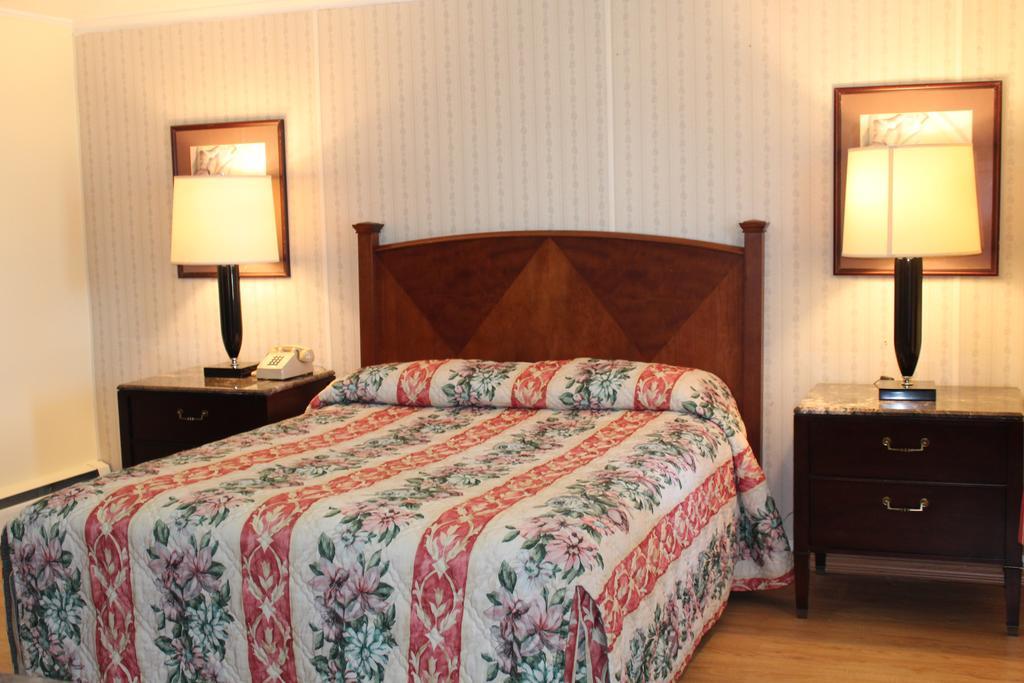 Royale Coach Motor Lodge Hampton Extérieur photo